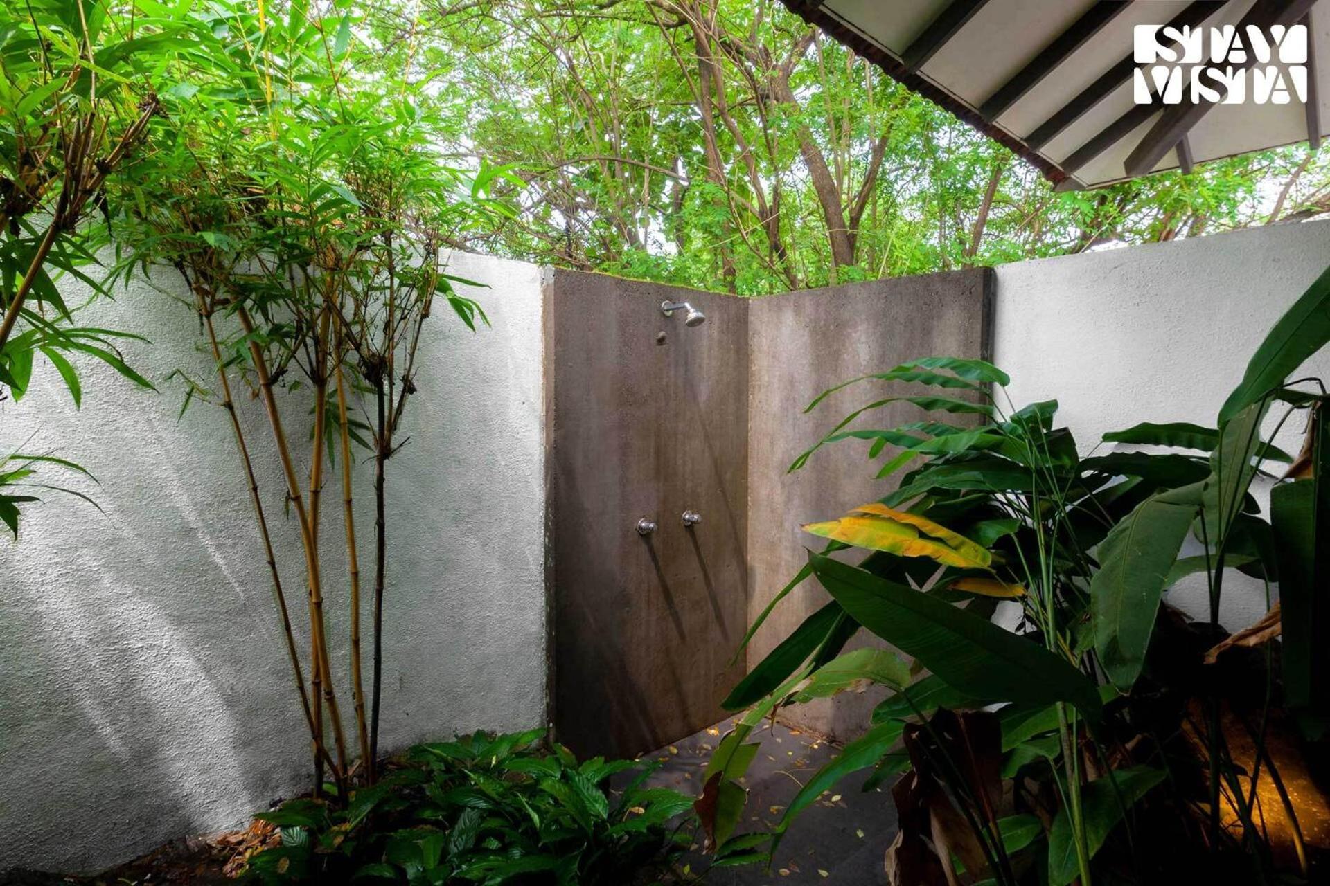 Wander Beyond By Stayvista - Featuring A Bali-Themed Abode And A Refreshing Swimming Pool อลีบาก ภายนอก รูปภาพ
