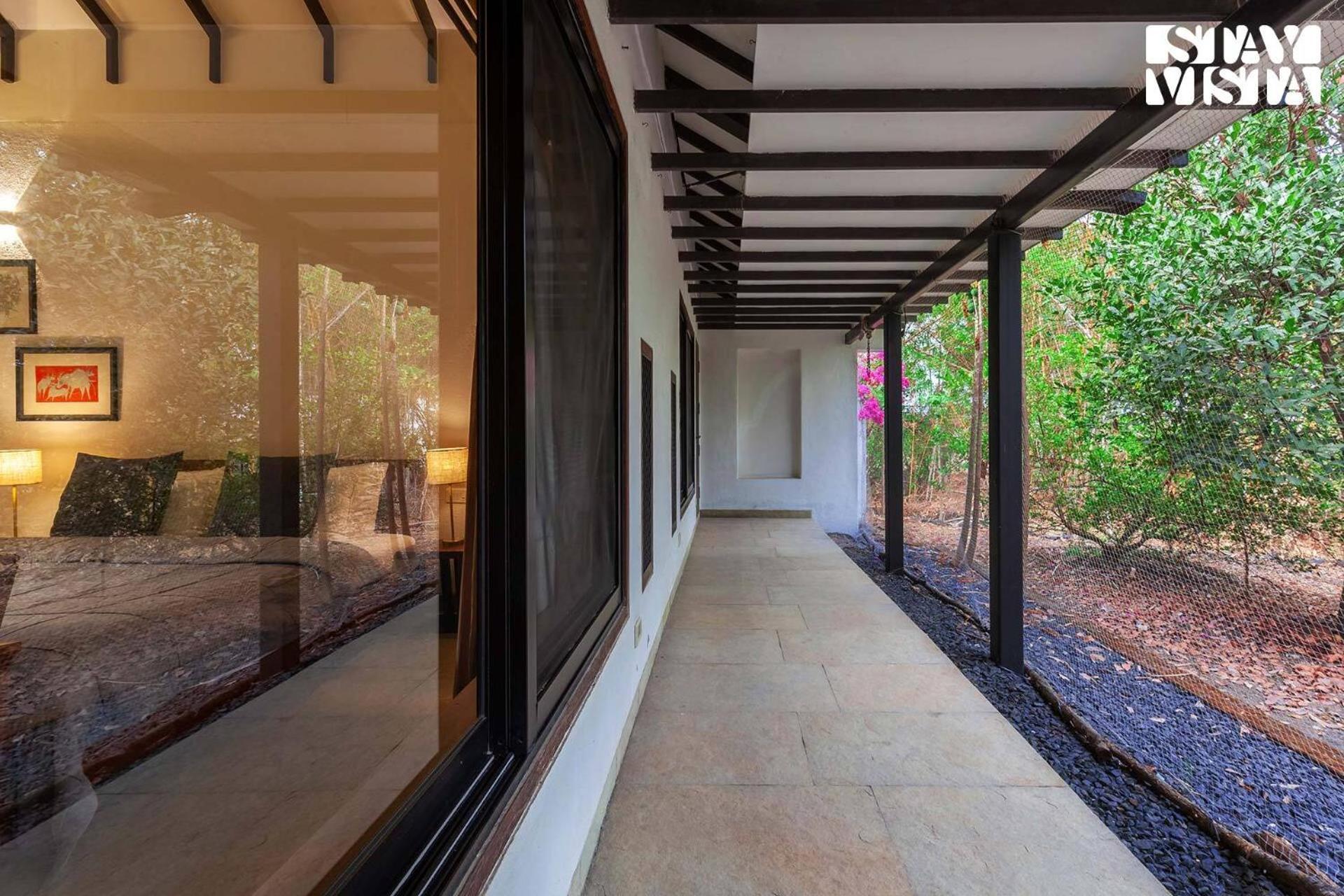 Wander Beyond By Stayvista - Featuring A Bali-Themed Abode And A Refreshing Swimming Pool อลีบาก ภายนอก รูปภาพ